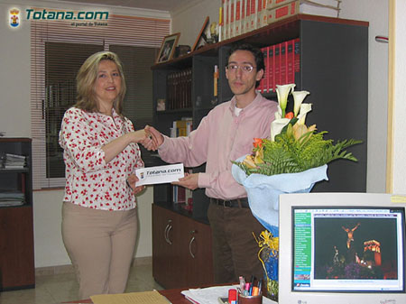 LOS GANADORES DEL II CONCURSO DE FOTOGRAFÍA DIGITAL SEMANA SANTA 2005 RECIBIERON SUS PREMIOS